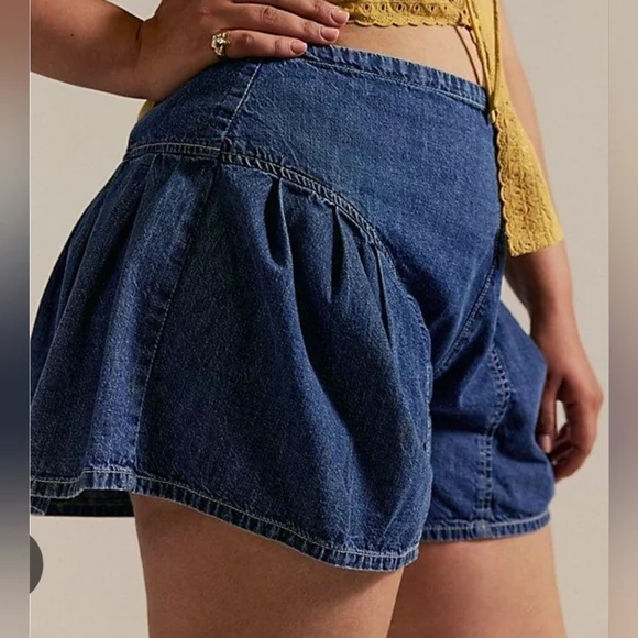 NWT Free People Dark Blue Denim Lily Shorts - Picture 3 of 9